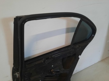 BMW 520 I E39 95-00 DVEŘE ZADNÍ PRAVÉ COSMOSSCHWARTZ METALIC