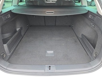 Volkswagen Passat B8 Variant Facelifting 2.0 TDI SCR 200KM 2022 Volkswagen Passat Variant Rline 200KM 4x4 Elegance, zdjęcie 11