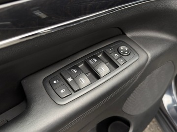 Jeep Grand Cherokee IV Terenowy 3.0 V6 CRD 241KM 2012 JEEP Grand Cherokee 3.0 CRD Overland Krajowy Bezwypadkowy Serwisowany, zdjęcie 34