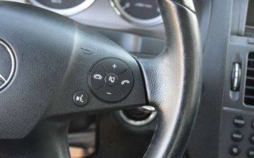 Mercedes Klasa C W204 Limuzyna 1.8 200 CGI BlueEFFICIENCY 184KM 2009 Mercedes-Benz Klasa C 1.8 Kompresor Automat PDC Sprowadzony 1.8 Benzyna, zdjęcie 36