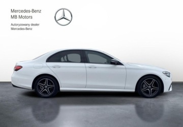 Mercedes Klasa E W213 Limuzyna Facelifting 2.0 E220d 194KM 2022 Mercedes-Benz Klasa E SalonPL AMG Night LED Kamera 360 Keyless Ambiente AS, zdjęcie 26