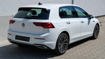 Volkswagen Golf VIII Hatchback 1.5 TSI EVO 150KM 2022 Volkswagen Golf Matrix IQ Light / Virtual / Panora, zdjęcie 2