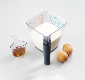 JosephJoiseph Мерный стакан Align в виде кувшина, 2в1