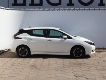 Nissan Leaf II Hatchback Elektryczny 40kWh 150KM 2022 Nissan Leaf 40 kWh, SoH 93%, Salon Polska, zdjęcie 5