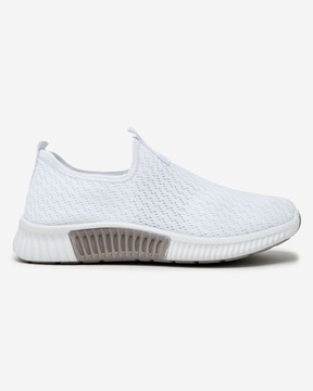 БЕЛАЯ ЖЕНСКАЯ СПОРТИВНАЯ ОБУВЬ AGAFIA 38