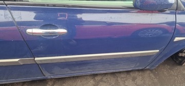 DVEŘE PŘEDNÍ PRAVÉ RENAULT MEGANE II KOMBI DV460
