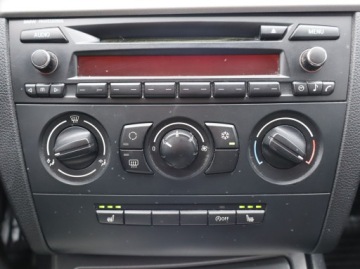 BMW Seria 1 E81/E87 Hatchback 5d E87 1.6 116i 122KM 2009 BMW 1 116i, Klima, El. szyby, zdjęcie 11