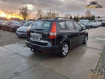 Hyundai i30 I CW Facelifting 1.4 DOHC 109KM 2011 Hyundai i30 1,4 benz klima elektryka wspomaganie oplacony 1.4 Benzyna, zdjęcie 5