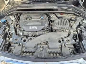 BMW X1 F48 2018 BMW X1 245KM xDrive biała perła, zdjęcie 15