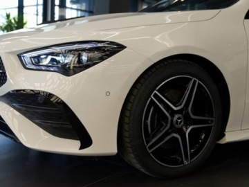 Mercedes CLA C118/X118 Coupe Facelifting 1.3 200 163KM 2025 MERCEDES-BENZ CLA 200 AMG Line Sedan 1.3 (163KM) 2025, zdjęcie 2