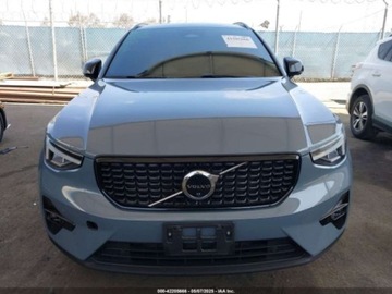 Volvo XC40 2023 Volvo XC 40 B5 Ultimate Dark Theme 2023 2.0l 2.0 Benzyna 247KM, zdjęcie 8