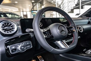 Mercedes CLA C118/X118 Shooting Brake Facelifting 1.3 200 163KM 2024 CLA 200 AMG Line Shooting Brake 1.3 (163KM) 2024, zdjęcie 4