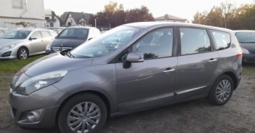Renault Scenic III Van 2.0 16v 140KM 2011