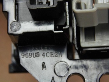 NISSAN INFINITI PŘEPÍNAČ SPÍNAČ OHŘÍVAČ SEDADLA OE 25500-3TA1A