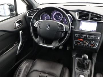 DS 4 I Hatchback Facelifting 2015 1.2 PureTech 131KM 2016 DS 4 1.2 PureTech, Skóra, Navi, Xenon, Bi-Xenon, zdjęcie 6