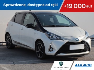 Toyota Yaris III Hatchback 5d Facelifting 2017 1.5 Hybrid 100KM 2018 Toyota Yaris 1.5 Hybrid, Salon Polska, Serwis ASO