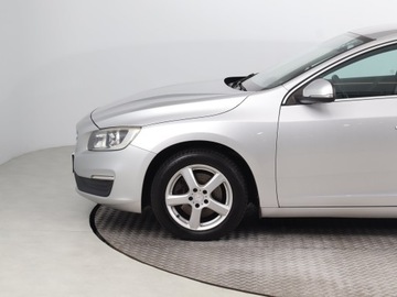 Volvo V60 I Kombi Facelifting 2.0 D3 DRIVE-E 150KM 2016 Volvo V60 D3 2.0, Skóra, Navi, Klima, Klimatronic, zdjęcie 14