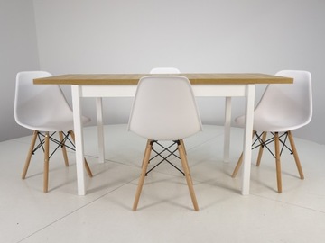 Скандинавский кухонный гарнитур из 4 стульев и стола.