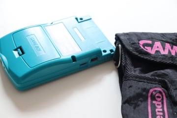Цветная консоль Nintendo Gameboy + сумка Nintendo Bag Limited