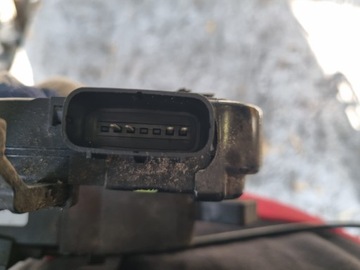 KIA VENGA 09-19 ZÁMEK DVEŘE LEVÝ ZADNÍ 4 PIN