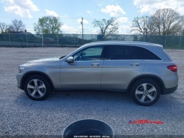 Mercedes GLC C253 2019 Mercedes-Benz GLC 2019 r., 2,0L 300 4 MATIC 2.0 Benzyna 241KM, zdjęcie 14