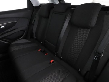 Peugeot 3008 II Crossover 1.5 BlueHDI 130KM 2019 Peugeot 3008 Niski przebieg Virtual Navi Czujniki, zdjęcie 16
