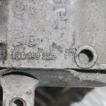 1K0199262P ULOŽENÍ MOTORU PRAVÁ VW GOLF VI 5K1 1.8 TSI 2009