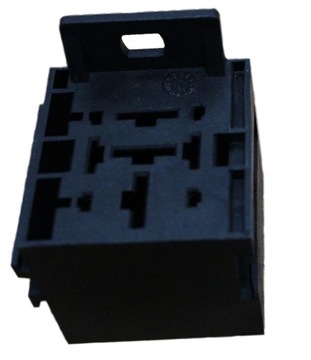 GNIAZDO PRZEKAŹNIKA MAXI