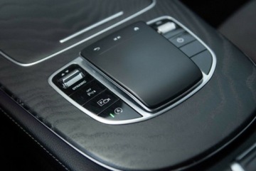 Mercedes Klasa E W213 Limuzyna 2.0 220d 194KM 2020 Mercedes-Benz Klasa E E220d 4 Matic AMG Salon Polska Autotrade Mercedes, zdjęcie 27