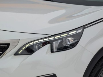 Peugeot 3008 II Crossover 1.2 PureTech 130KM 2017 Peugeot 3008 Rezerwacja 1.2 Benzyna 130KM, zdjęcie 6