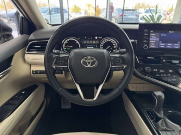Toyota Camry IX Sedan 2.5 Hybrid Dynamic Force 218KM 2022 Toyota Camry Comfort Kamera cofania Ele. Fotele CarPlayAndroid Auto LED, zdjęcie 13