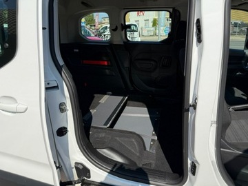 Opel Combo E Kombivan 1.5 Diesel 131KM 2021 Opel Combo niepełnosprawnych rampa inwalida 2021, zdjęcie 27