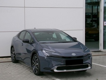 Toyota Prius V (XW60) 2.0  Hybrid Dynamic Force Plug-in 223KM 2025 Od ręki - Executive 2.0 Plug-in Hybrid 223KM | Kamera 360!, zdjęcie 1