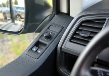 Volkswagen Caravelle T6 Transporter 2.0 TDI 102KM 2019 Volkswagen Transporter Transporter_9 miejsc_Nawigacja_ 2.0 Diesel 102KM, zdjęcie 18