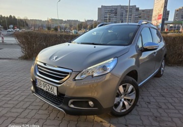 Peugeot 2008 I SUV Facelifting 1.2 PureTech 110KM 2016 Peugeot 2008 Automat 110KM Allure Bezwypadkowy Parktronic