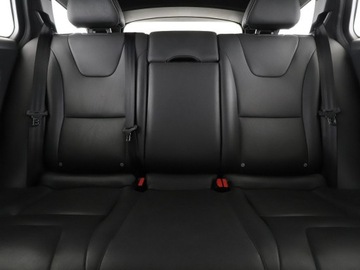 Volvo V60 I Kombi Facelifting 2.0 D2 DRIVE-E 120KM 2017 Volvo V60 Linje Svart D2 skóra navi PDC grzane, zdjęcie 17
