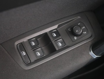 Volkswagen Touran III 2.0 TDI 150KM 2015 VW Touran 2.0 TDI, Skóra, Navi, Klima, zdjęcie 15