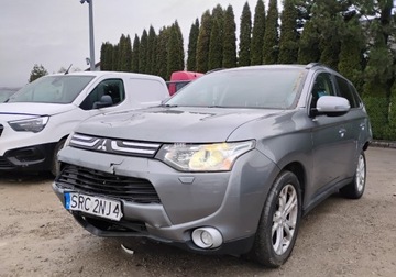 Mitsubishi Outlander III 2013 Mitsubishi Outlander 2013r, 2.0 Benzyna. 4x4. AUTOMAT Uszkodzony tyl i lek, zdjęcie 1