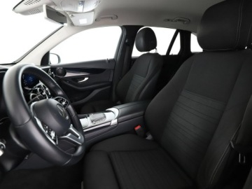 Mercedes GLC C253 SUV Facelifting 2.0 220d 194KM 2019 Mercedes GLC 220 FV23% 4x4 automat full LED navi, zdjęcie 12