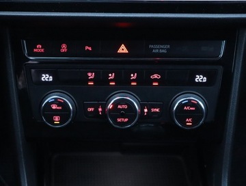 Seat Leon III Hatchback Facelifting 1.4 TSI 125KM 2018 Seat Leon 1.4 TSI, Salon Polska, Navi, Klima, zdjęcie 16