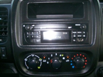 Renault Trafic III Furgon 1.6 dCi 95KM 2018 Renault Trafic 1.6d 95KM 2018r 9 osobowy, zdjęcie 8