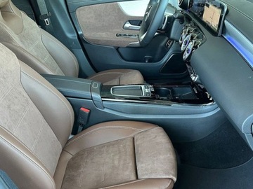 Mercedes CLA C118/X118 Shooting Brake Facelifting 1.3 200 163KM 2024 200 Shooting Brake AMG Line Combi 1.3 (163KM) 2024, zdjęcie 4