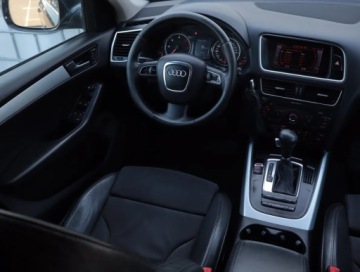 Audi Q5 I SUV 2.0 TDI 170KM 2009 Audi Q5 2.0 TDI, Salon Polska, 167 KM, 4X4, zdjęcie 6