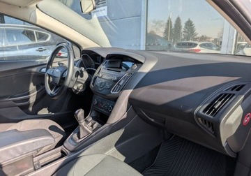 Ford Focus III Sedan Facelifting 1.6 Ti-VCT 125KM 2016 Ford Focus 1.6 Benzyna 125KM SedanManualPakiet WinterSalon PL 1.6 125KM, zdjęcie 12