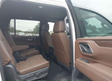 Chevrolet Suburban GMT900 2023 Chevrolet Suburban 2023, 6.2L, 4x4, HIGH COUNTRY, po gradobiciu 6.2 Benzyna, zdjęcie 10