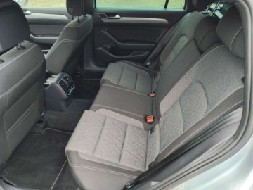 Volkswagen Passat B8 Variant Facelifting 2.0 TDI SCR 150KM 2023 Volkswagen Passat serwis ASO 2.0TDI 150KM bezwypadkowy App-Connect nawigac, zdjęcie 13