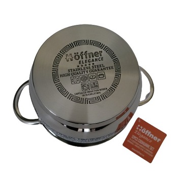 Набор из 12 черных кастрюль для индукции.