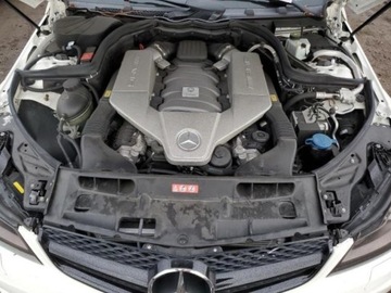 Mercedes Klasa C W204 2012 Mercedes-Benz Klasa C 63 Amg 2012 6.3 Benzyna 451KM, zdjęcie 10