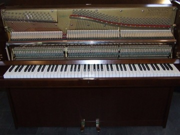 Пианино Schiedmayer 1971 года выпуска с механизмом Реннера, производство Германия.