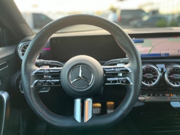 Mercedes Klasa A W177/V177 Hatchback Plug-In Facelifting 1.3 250e 218KM 2025 MERCEDES-BENZ A Klasa 250 e AMG Line 1.3 (218KM) 2025, zdjęcie 6